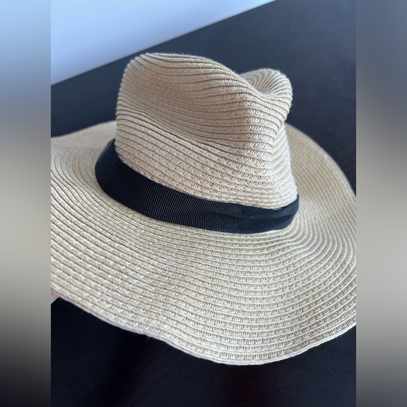 J.Crew Stylish Tan Fedora Hat with Black Band - Picture 5 of 9